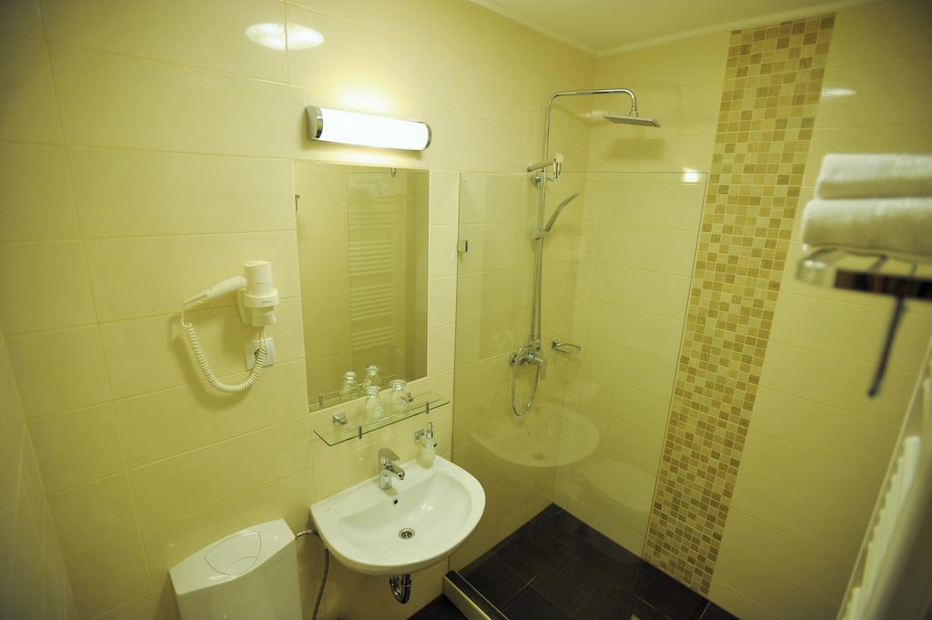Park Hotel Gyula Værelse billede