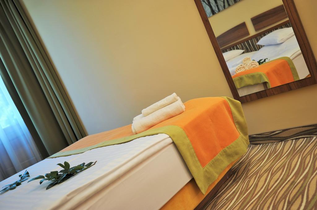 Park Hotel Gyula Værelse billede