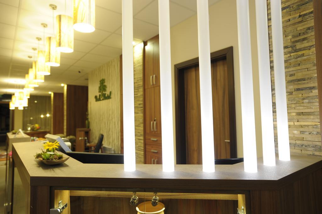 Park Hotel Gyula Eksteriør billede