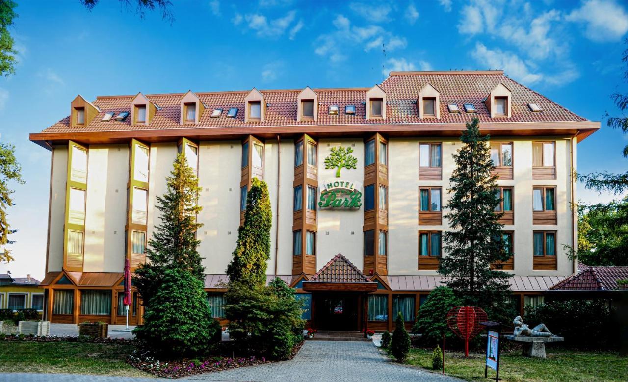 Park Hotel Gyula Eksteriør billede