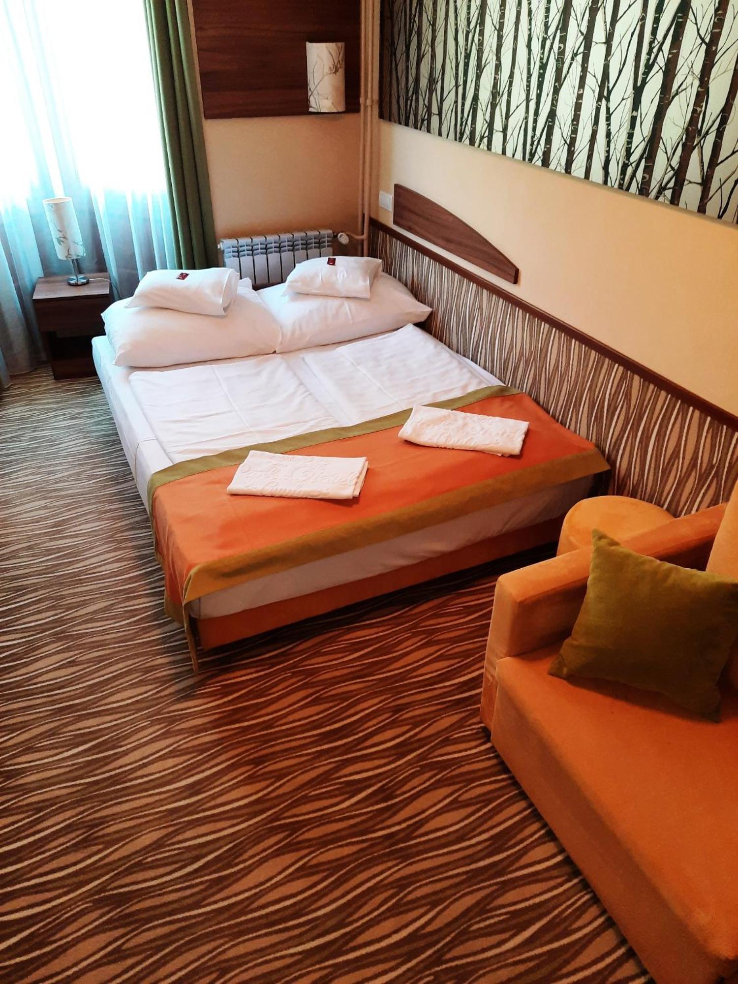 Park Hotel Gyula Eksteriør billede